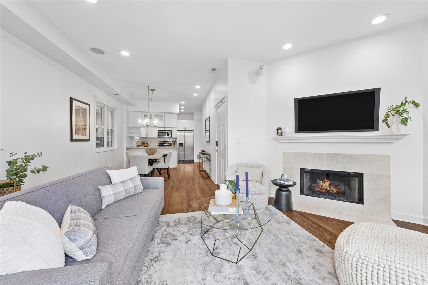 1520 N Hudson Avenue #3, Chicago, IL 60610