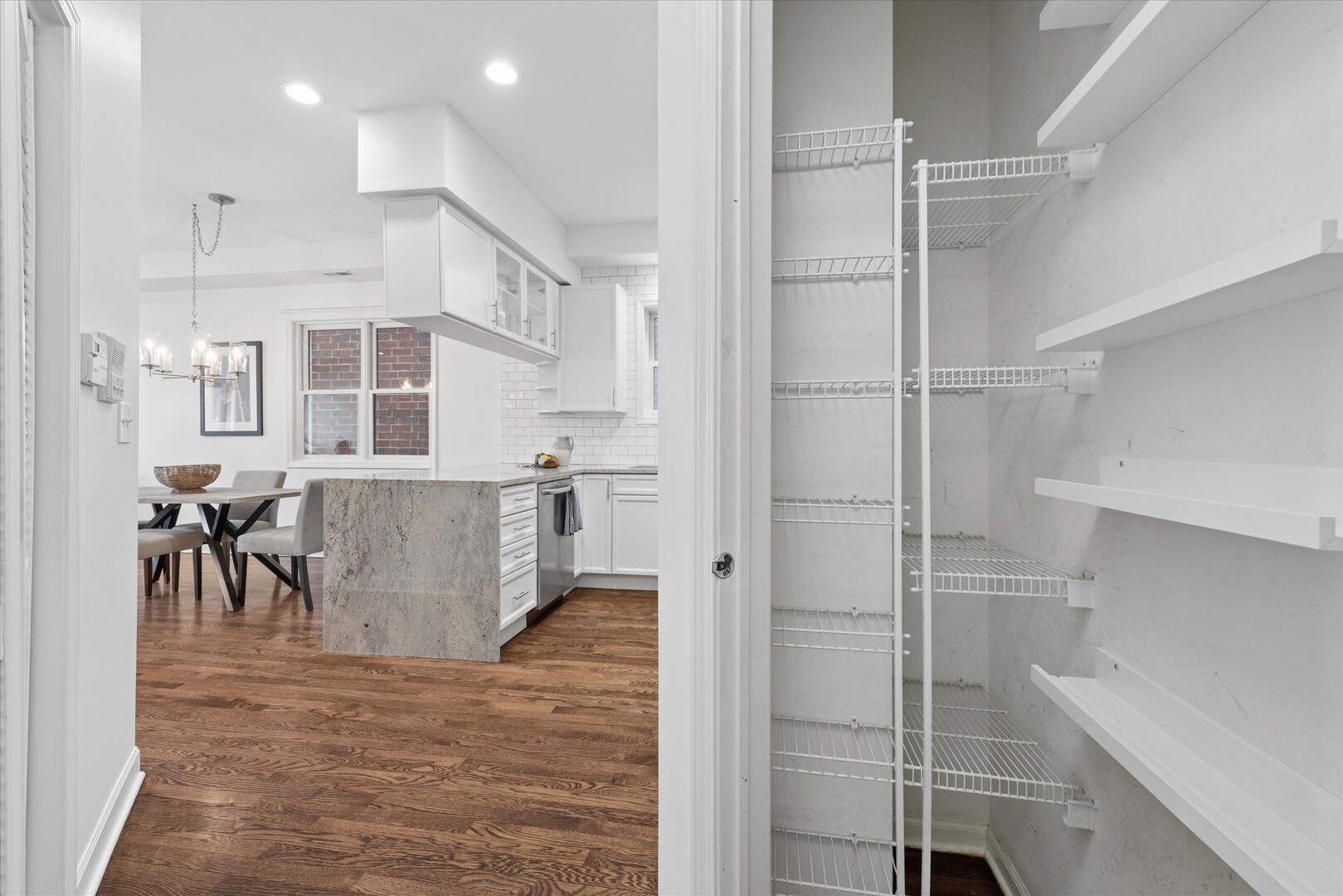 1520 N Hudson Avenue #3, Chicago, IL 60610