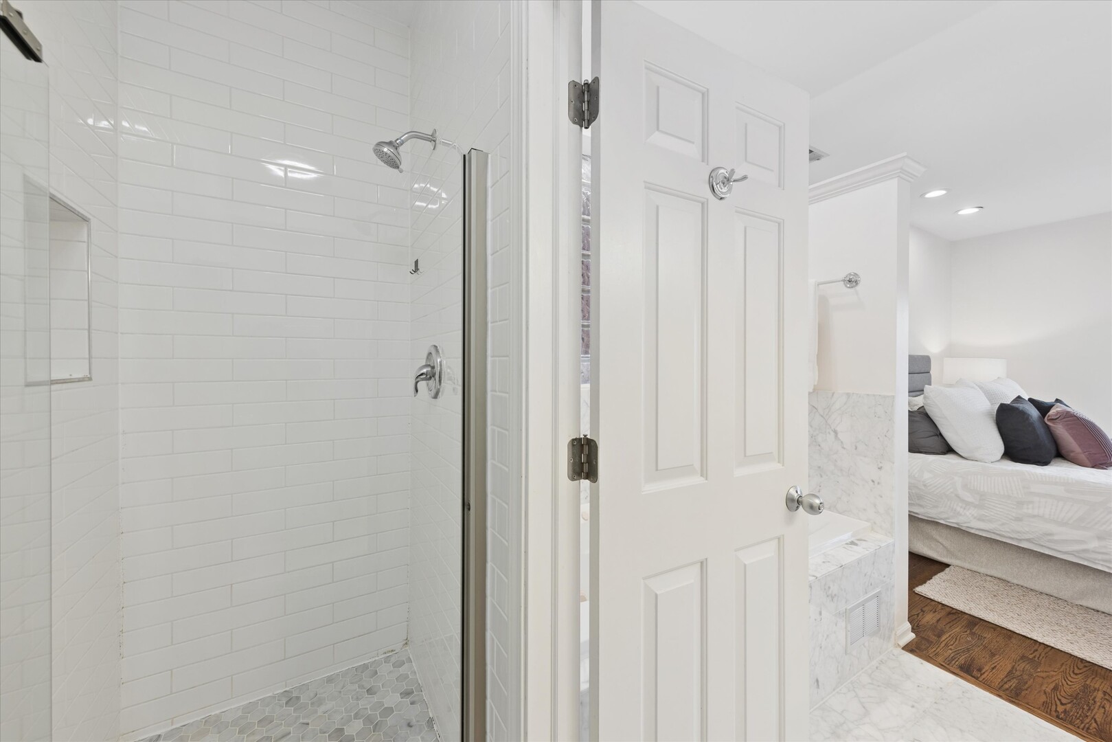 1520 N Hudson Avenue #3, Chicago, IL 60610