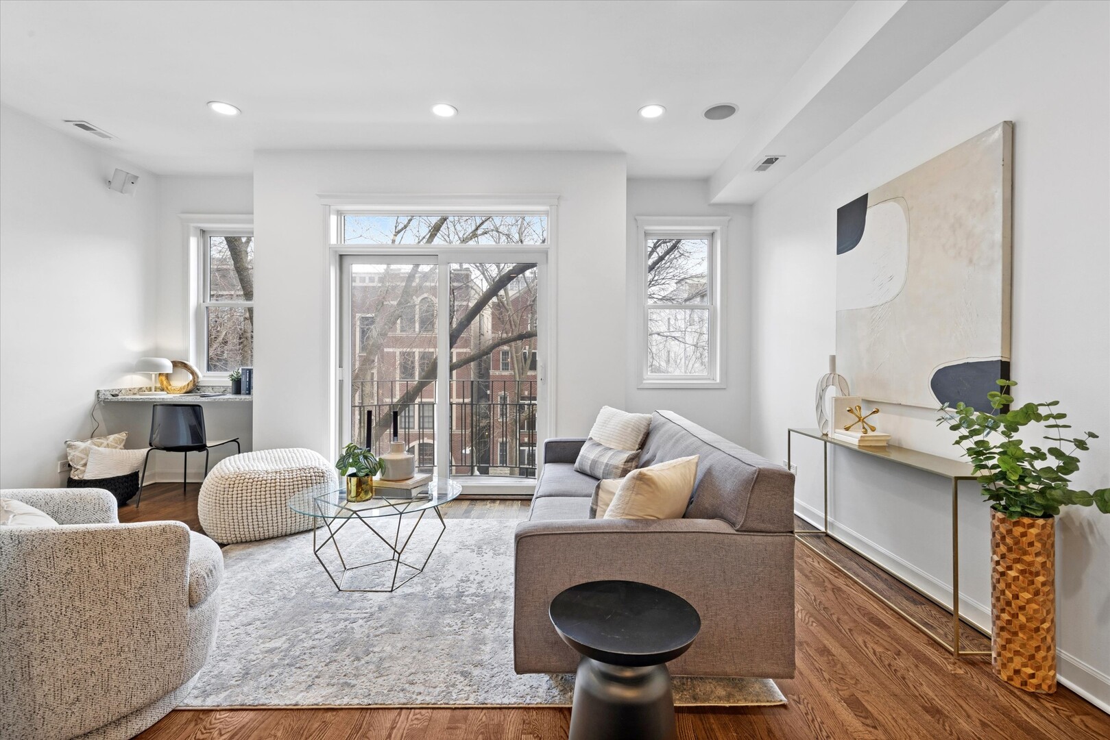 1520 N Hudson Avenue #3, Chicago, IL 60610