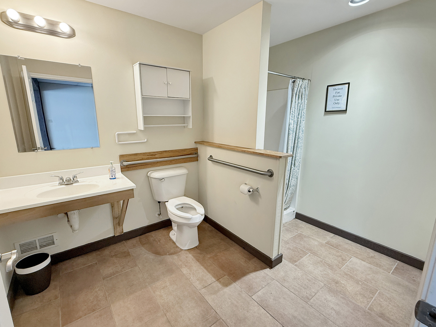 909 Front Street, McHenry, IL 60050