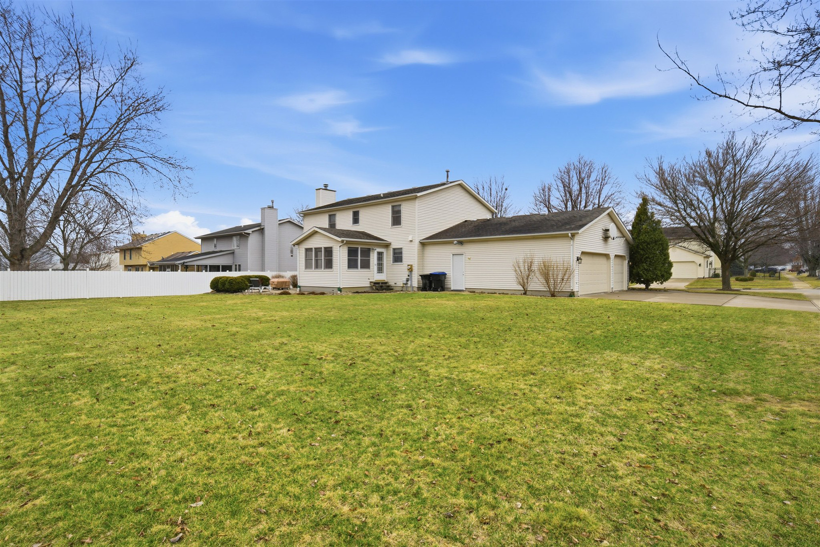 2 Knottingham Court, Bloomington, IL 61704