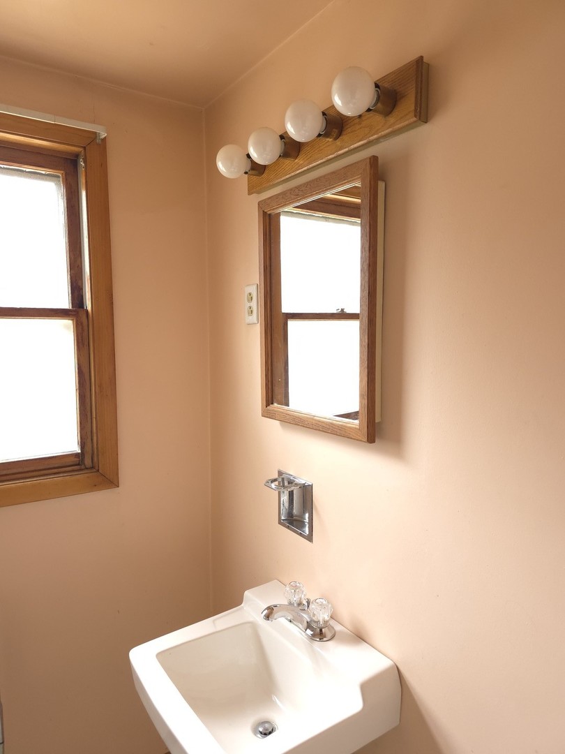 1021 W 173rd Street, Hazel Crest, IL 60429