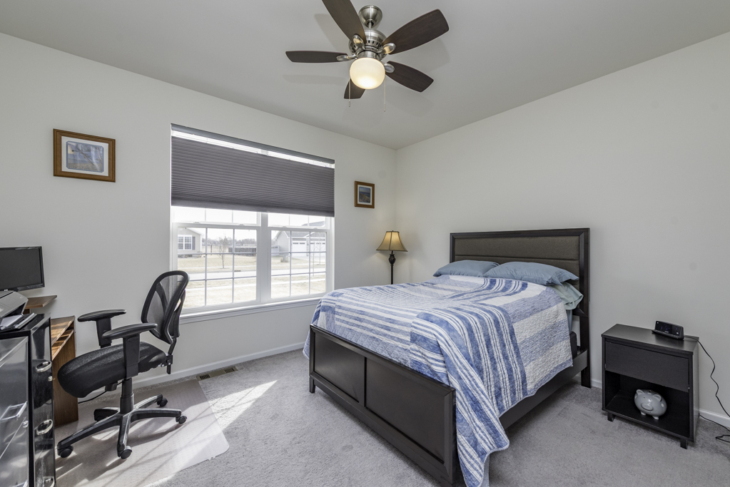 2214 Truman Trail, McHenry, IL 60051