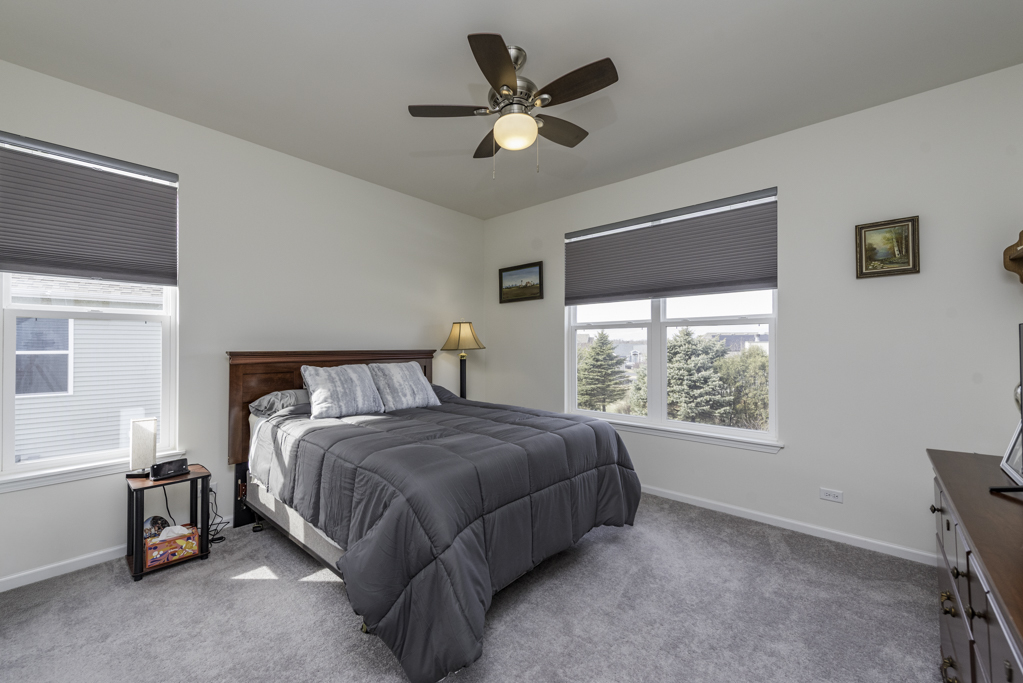 2214 Truman Trail, McHenry, IL 60051