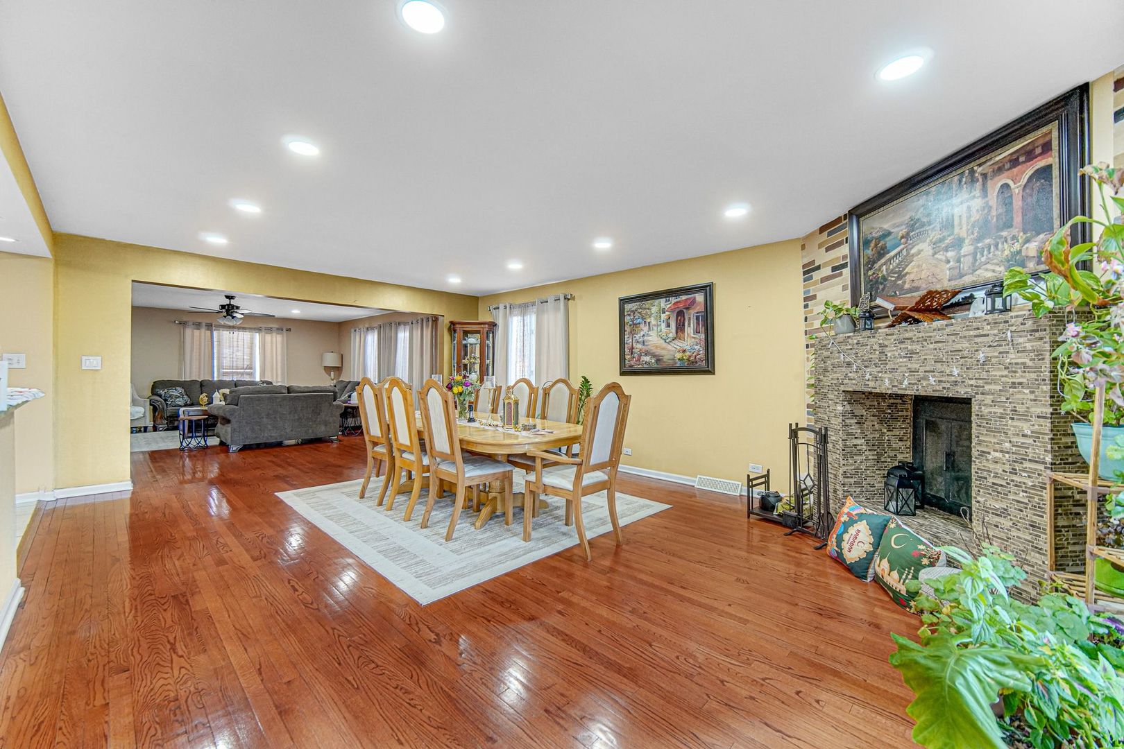 10513 SUN VALLEY Court, Palos Hills, IL 60465