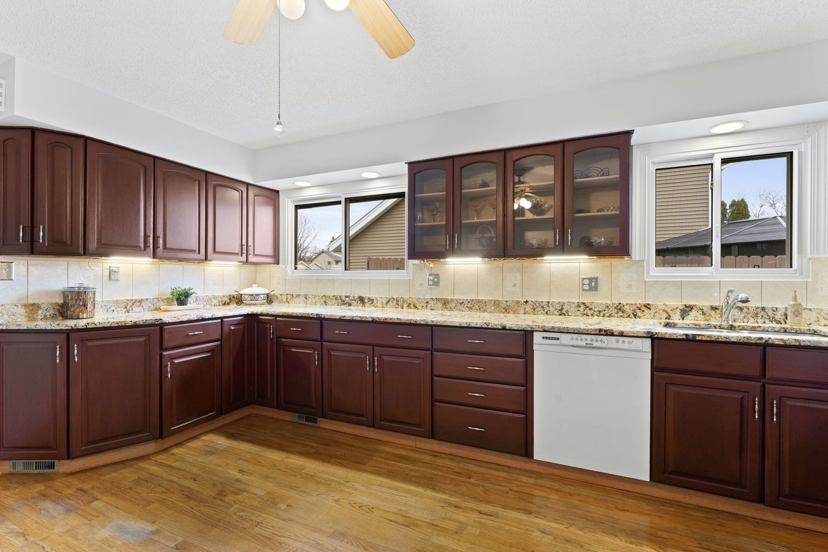 1224 Hialeah Lane, Hanover Park, IL 60133