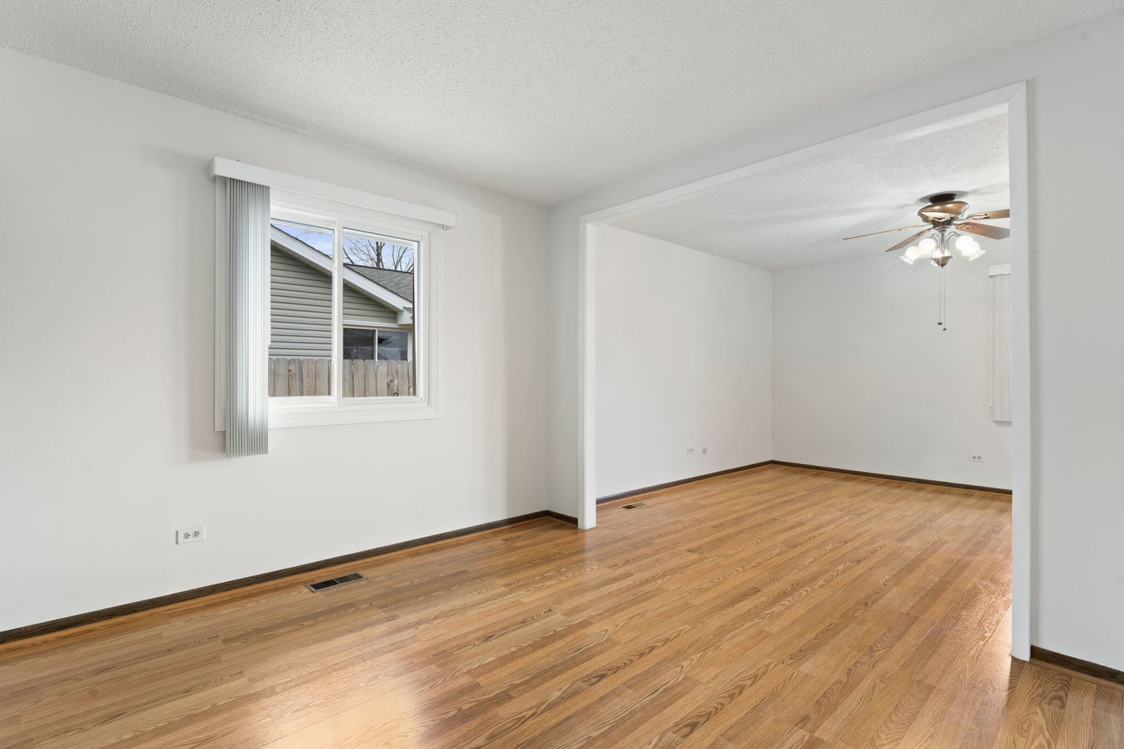 1224 Hialeah Lane, Hanover Park, IL 60133