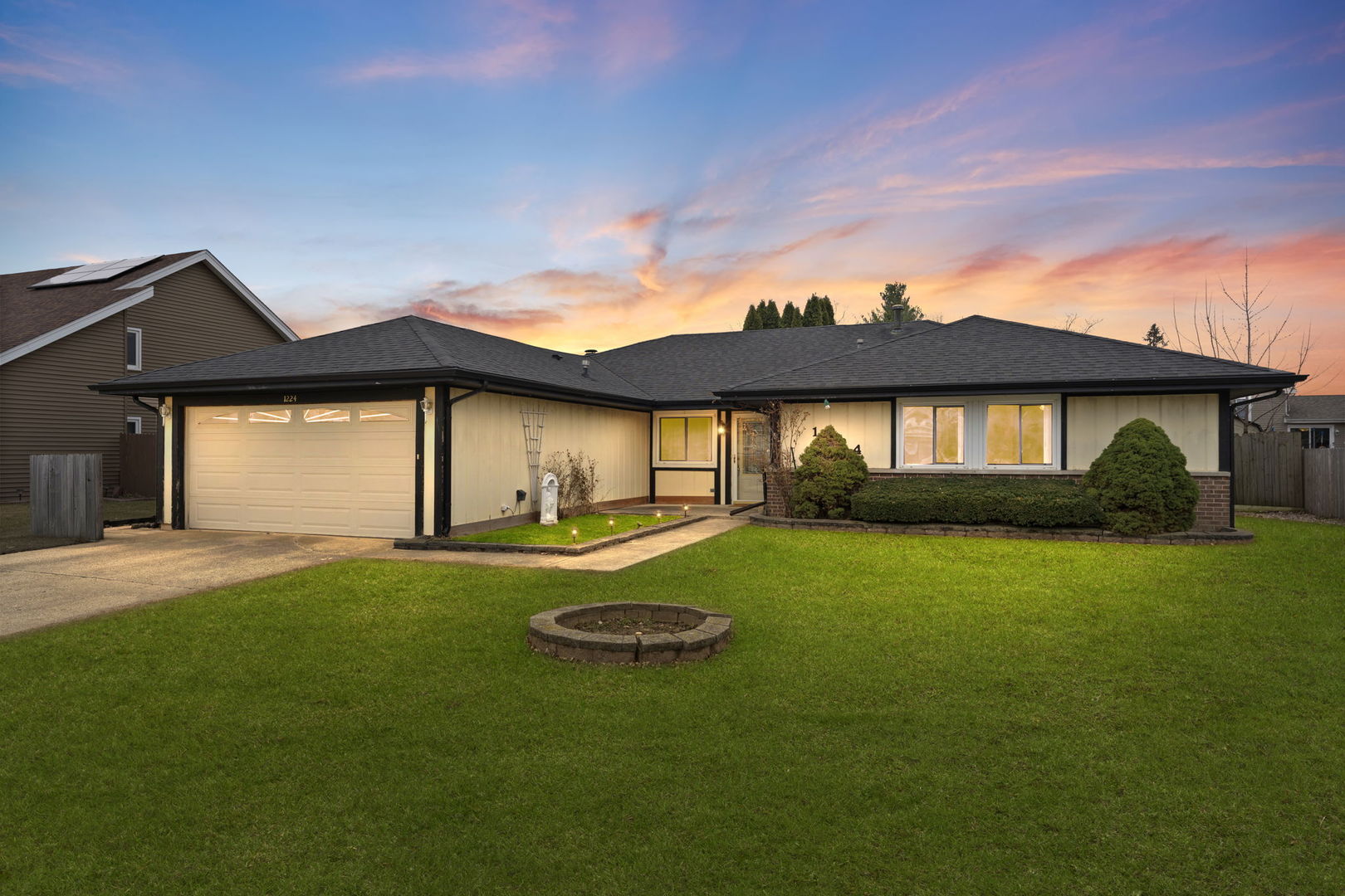 1224 Hialeah Lane, Hanover Park, IL 60133