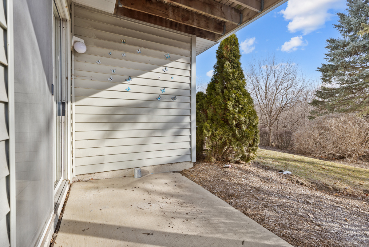 3 N Victoria Lane #B, Streamwood, IL 60107