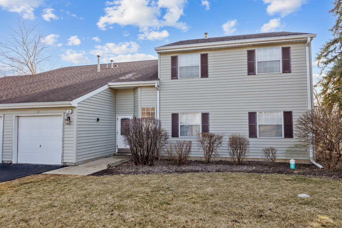 3 N Victoria Lane #B, Streamwood, IL 60107