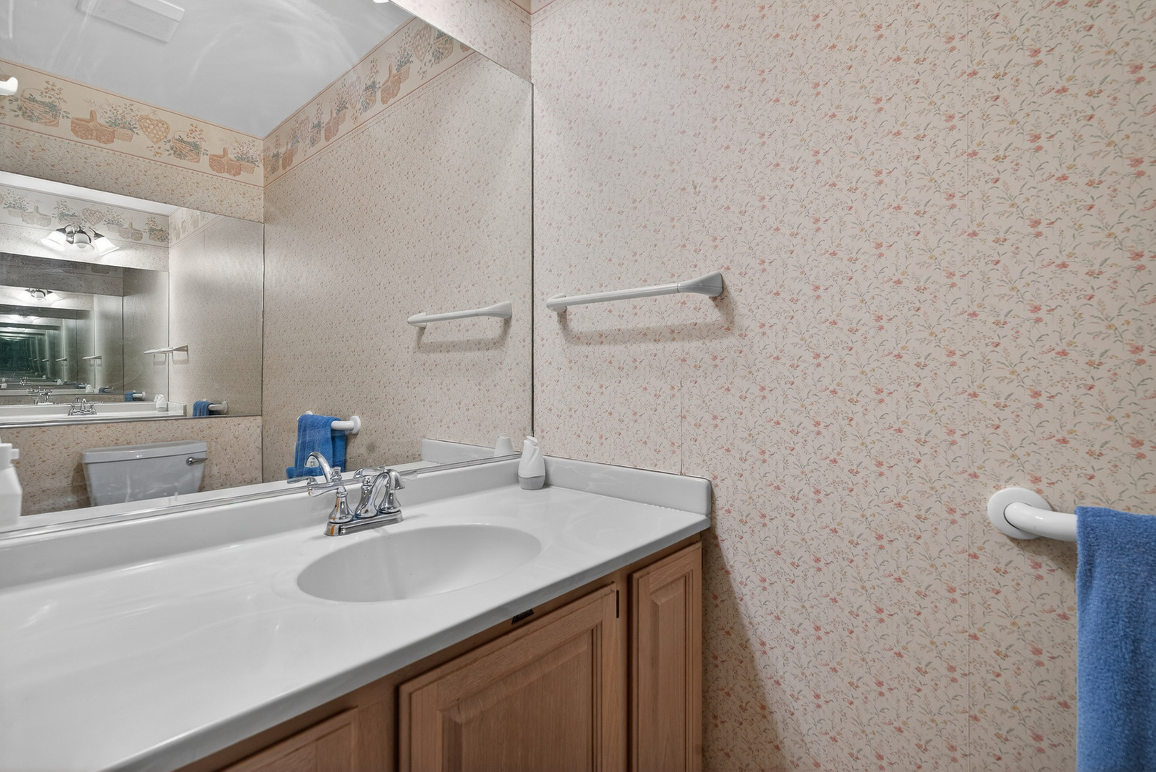 25651 W Illinois Route 60 Highway, Grayslake, IL 60030