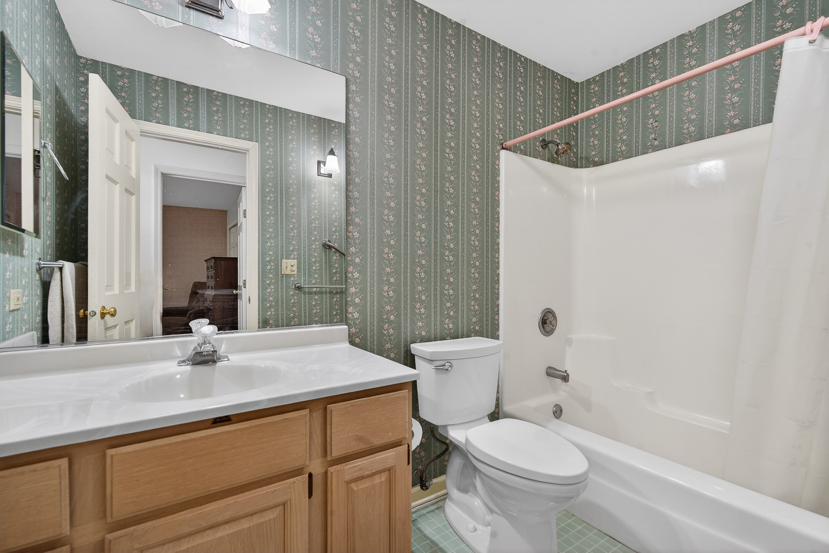 25651 W Illinois Route 60 Highway, Grayslake, IL 60030