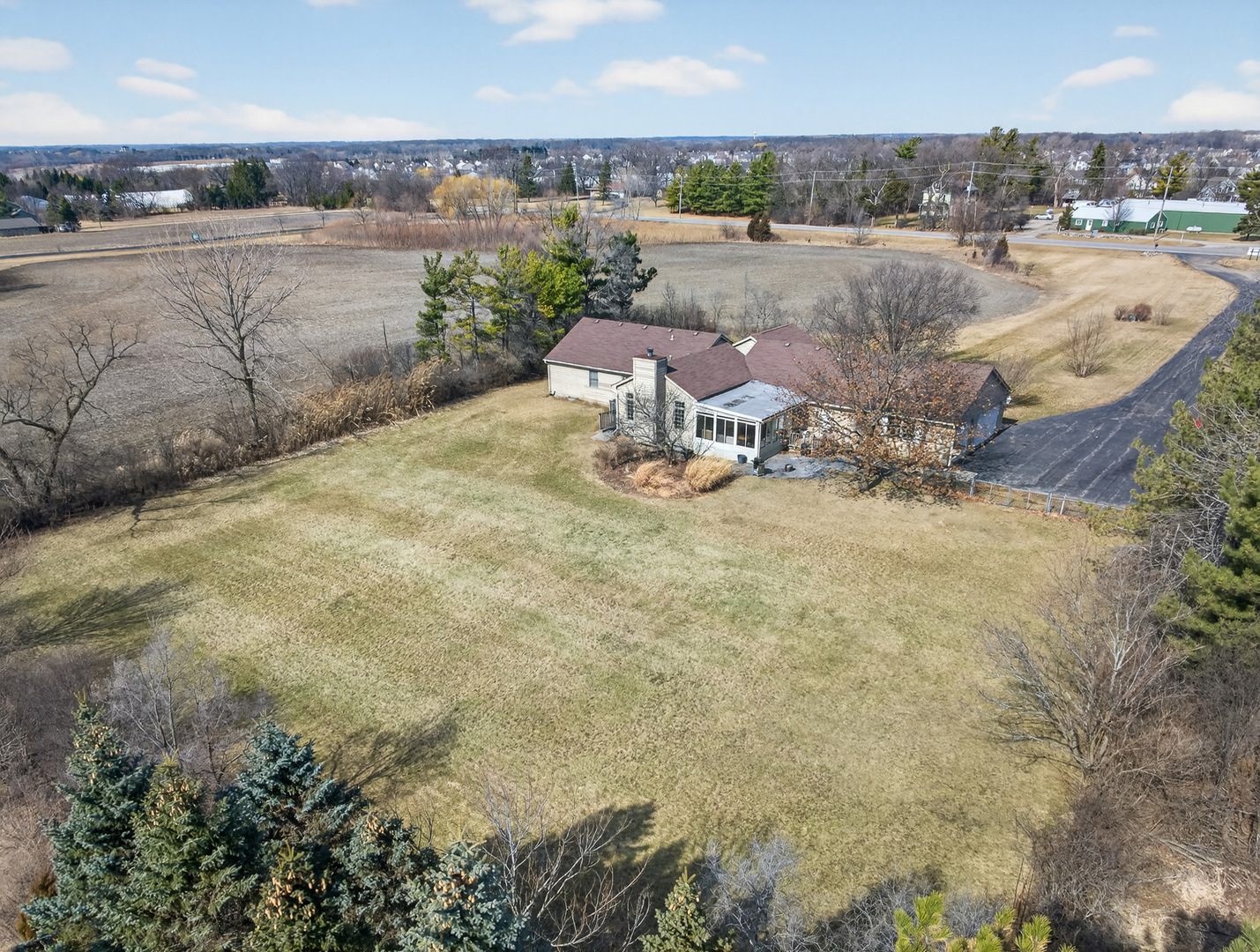 25651 W Illinois Route 60 Highway, Grayslake, IL 60030