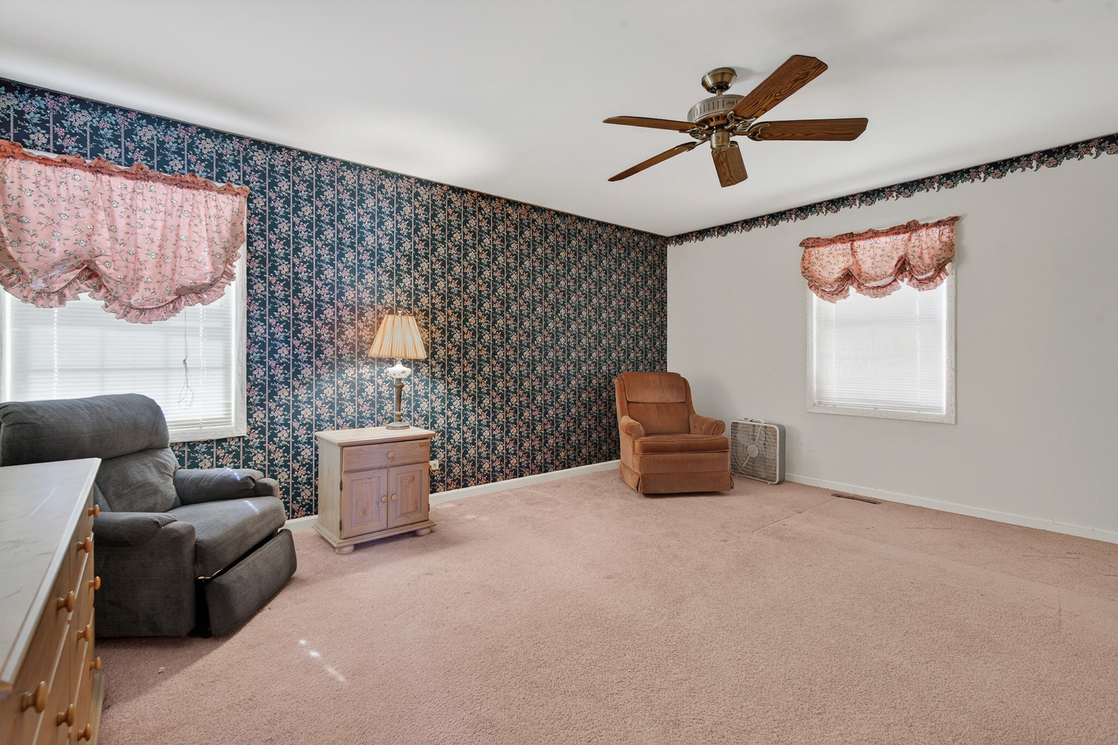 25651 W Illinois Route 60 Highway, Grayslake, IL 60030