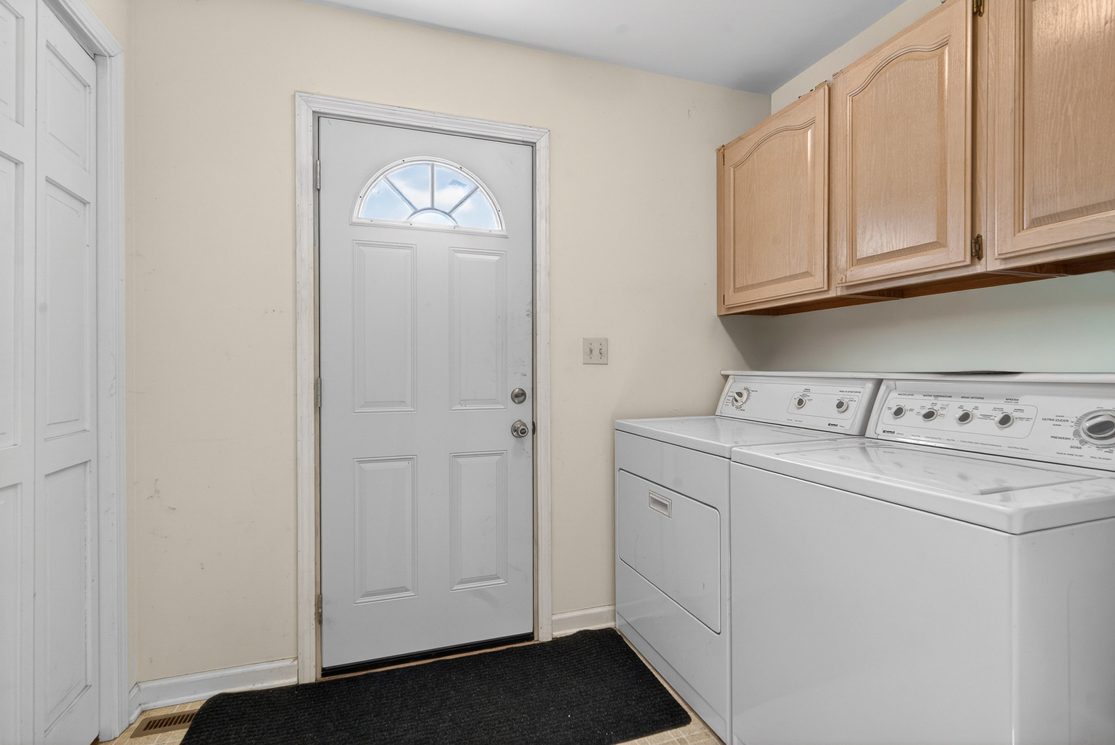 25651 W Illinois Route 60 Highway, Grayslake, IL 60030