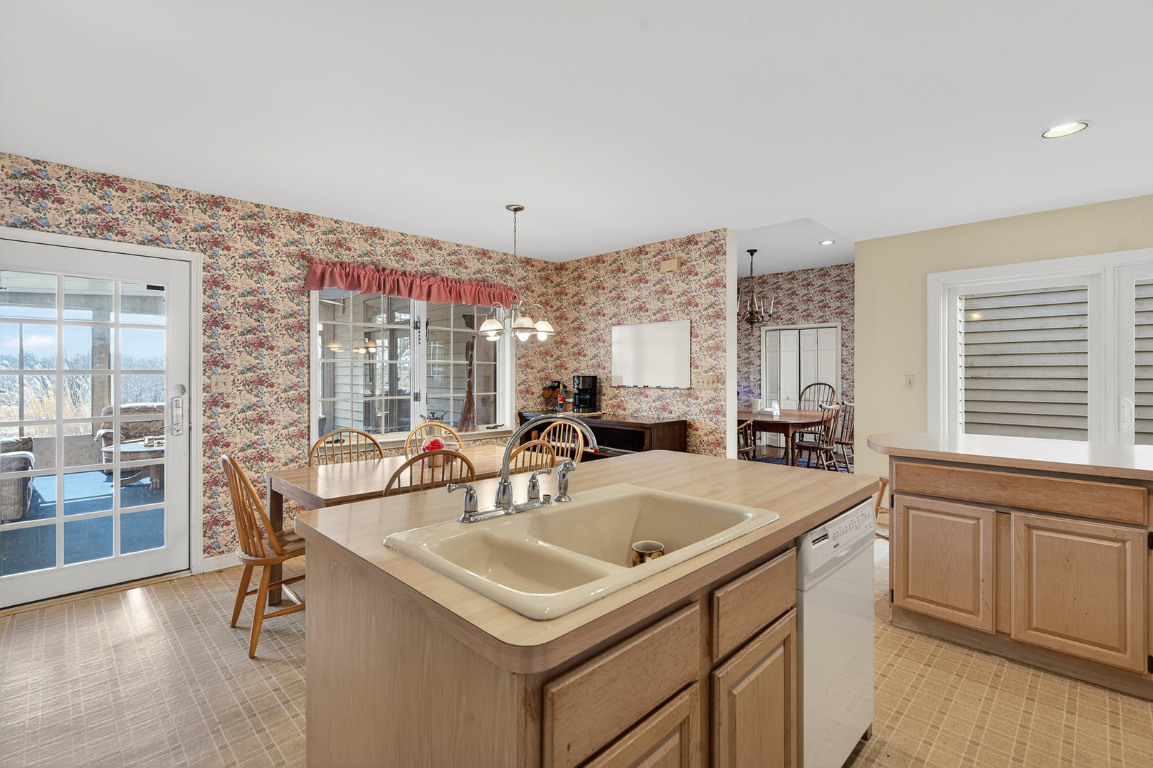 25651 W Illinois Route 60 Highway, Grayslake, IL 60030