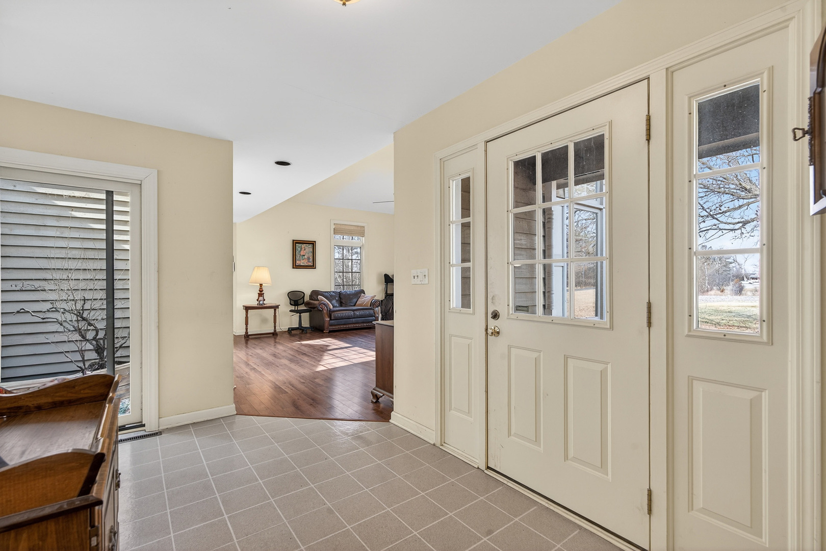 25651 W Illinois Route 60 Highway, Grayslake, IL 60030