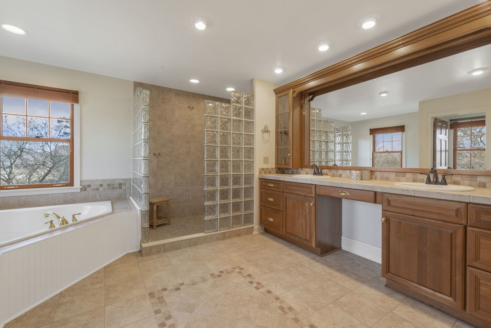 39W113 Ridge Line Road, St. Charles, IL 60175