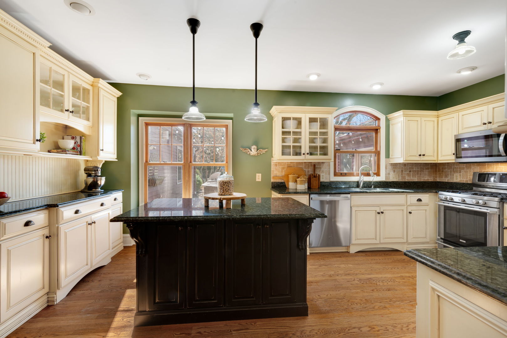 39W113 Ridge Line Road, St. Charles, IL 60175