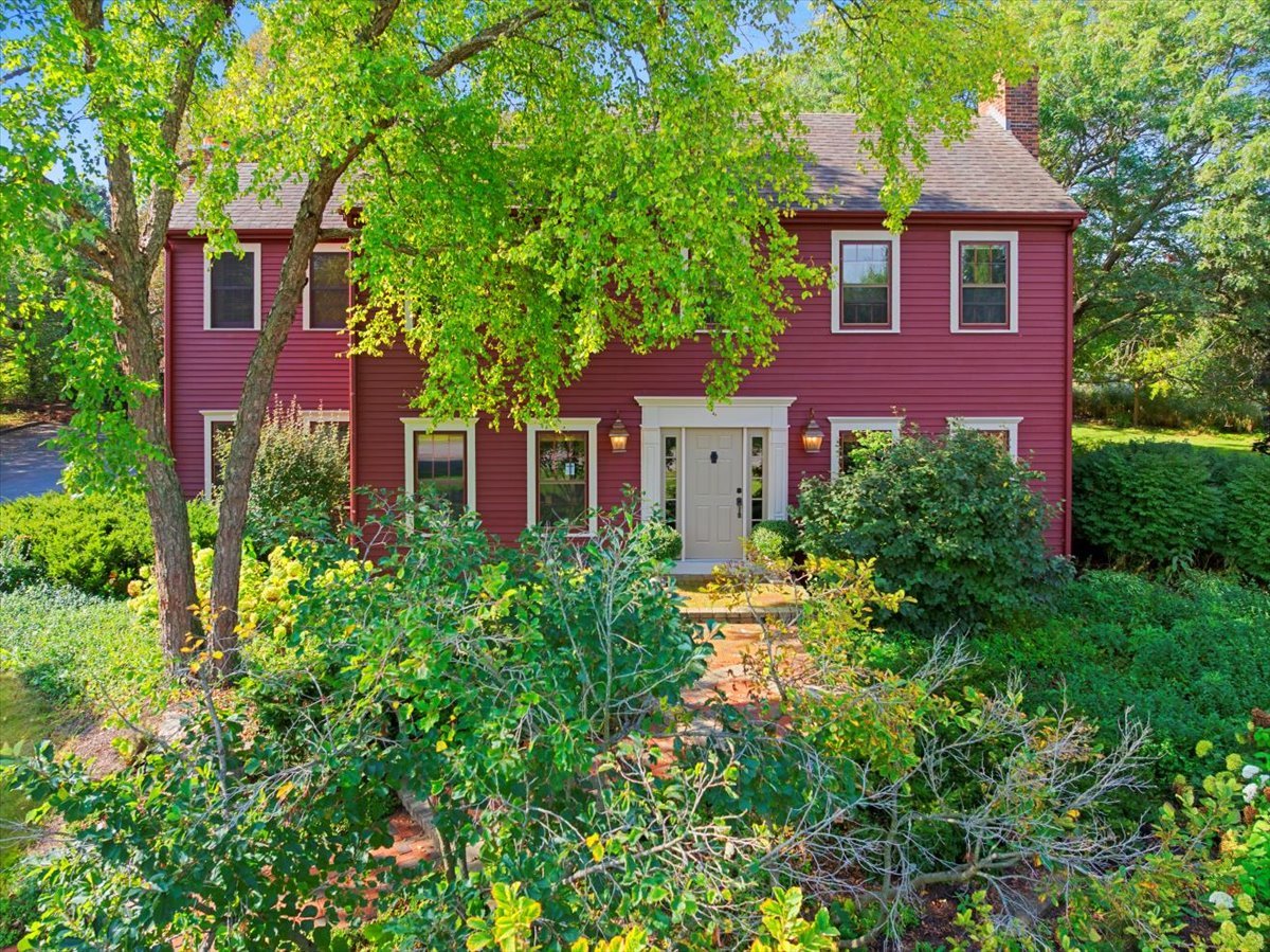 39W113 Ridge Line Road, St. Charles, IL 60175