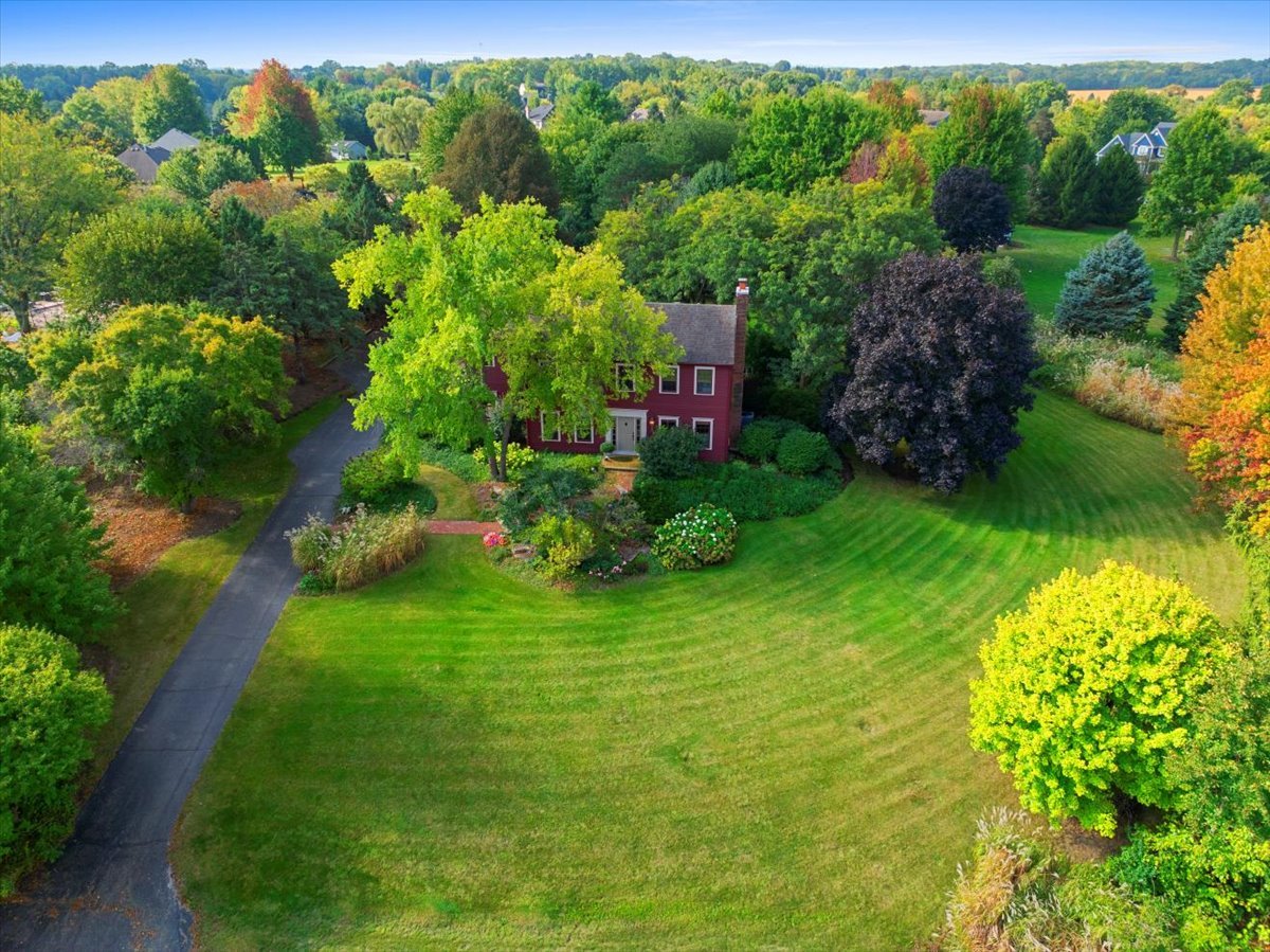 39W113 Ridge Line Road, St. Charles, IL 60175