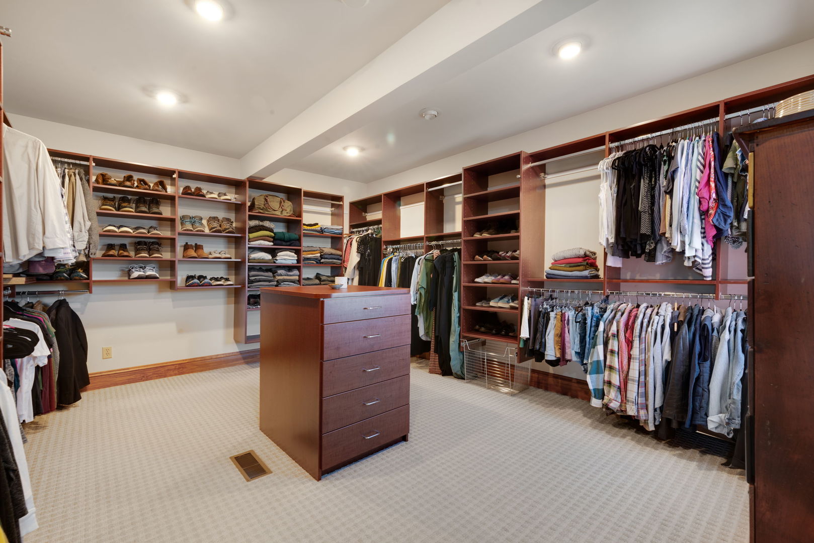 39W113 Ridge Line Road, St. Charles, IL 60175