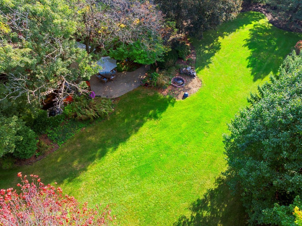 39W113 Ridge Line Road, St. Charles, IL 60175