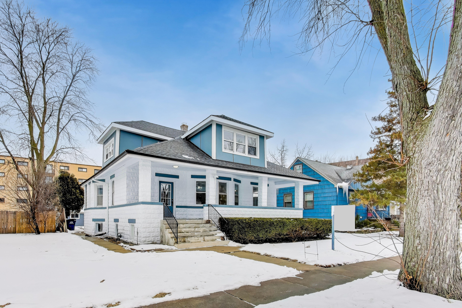 1638 Oakwood Avenue, Des Plaines, IL 60016