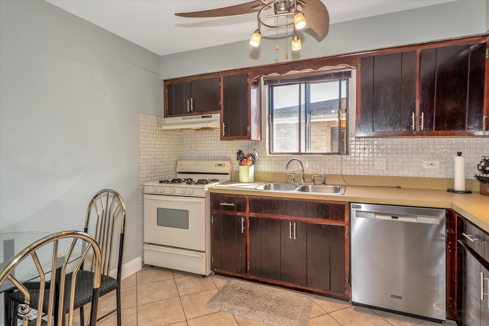 6135 Marshall Avenue #301, Chicago Ridge, IL 60415