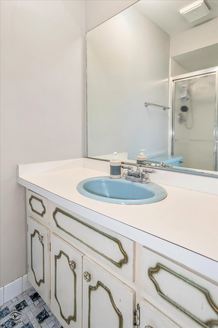 6135 Marshall Avenue #301, Chicago Ridge, IL 60415