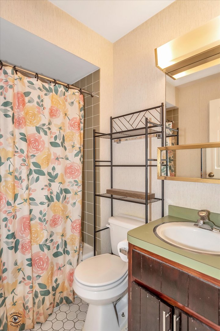 6135 Marshall Avenue #301, Chicago Ridge, IL 60415