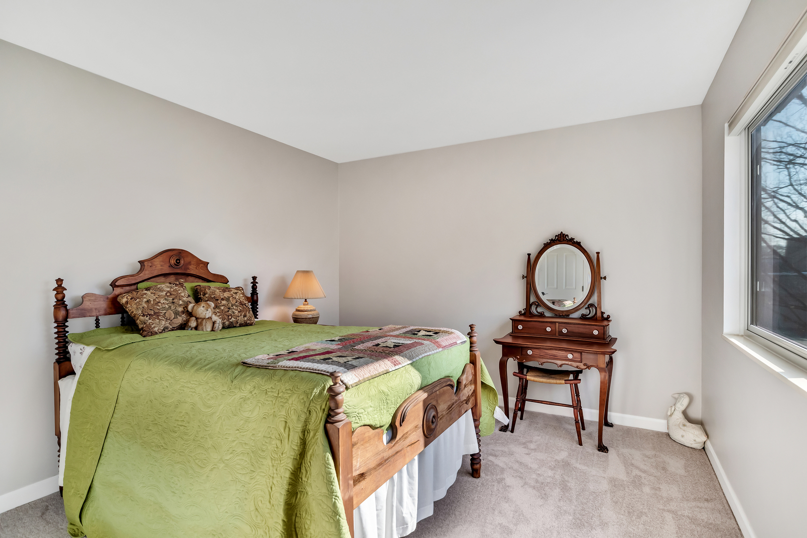 66 Hunt Trail, Lake Barrington, IL 60010