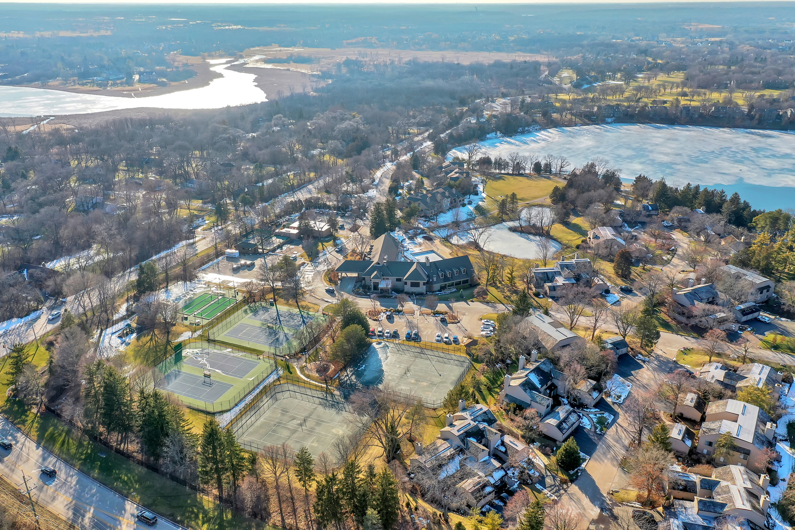 66 Hunt Trail, Lake Barrington, IL 60010