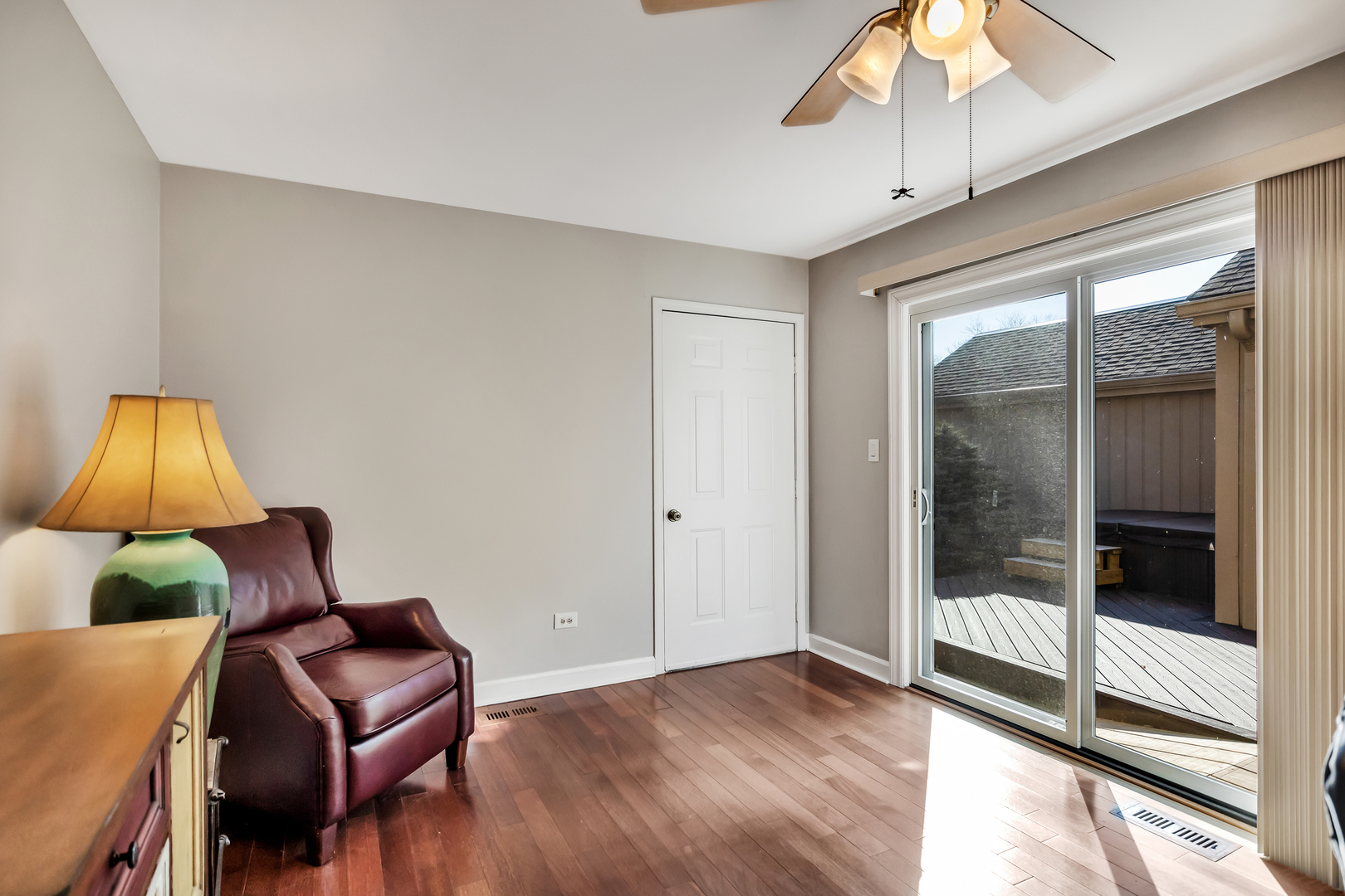 66 Hunt Trail, Lake Barrington, IL 60010