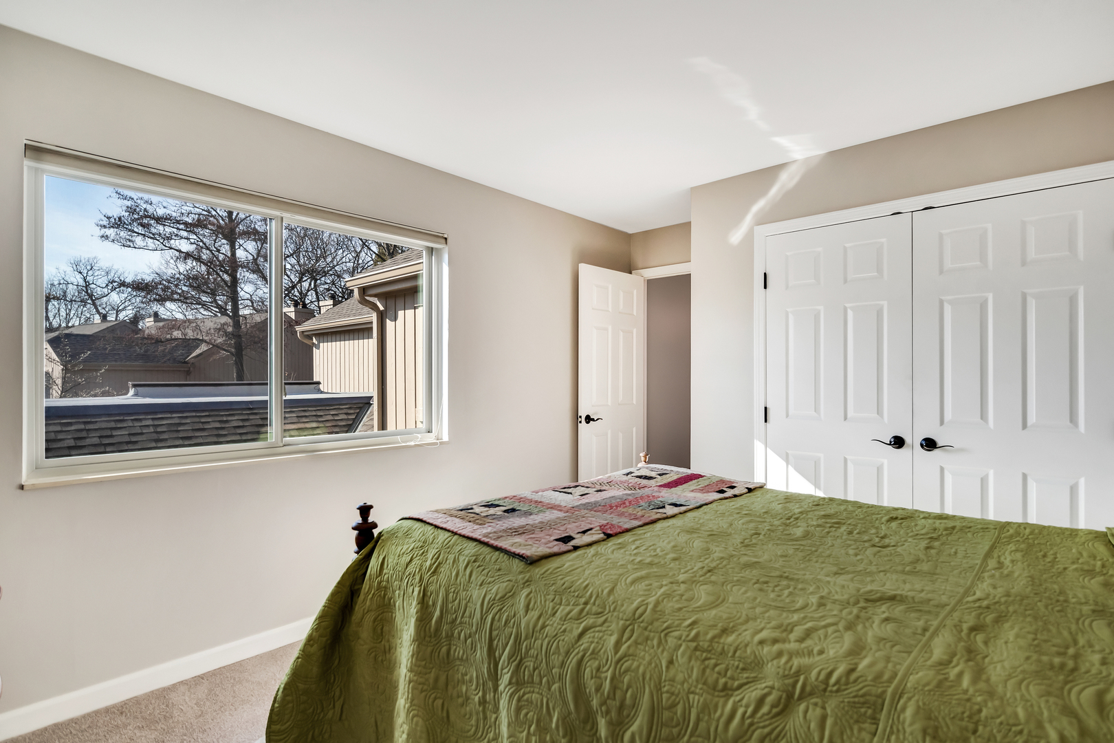 66 Hunt Trail, Lake Barrington, IL 60010