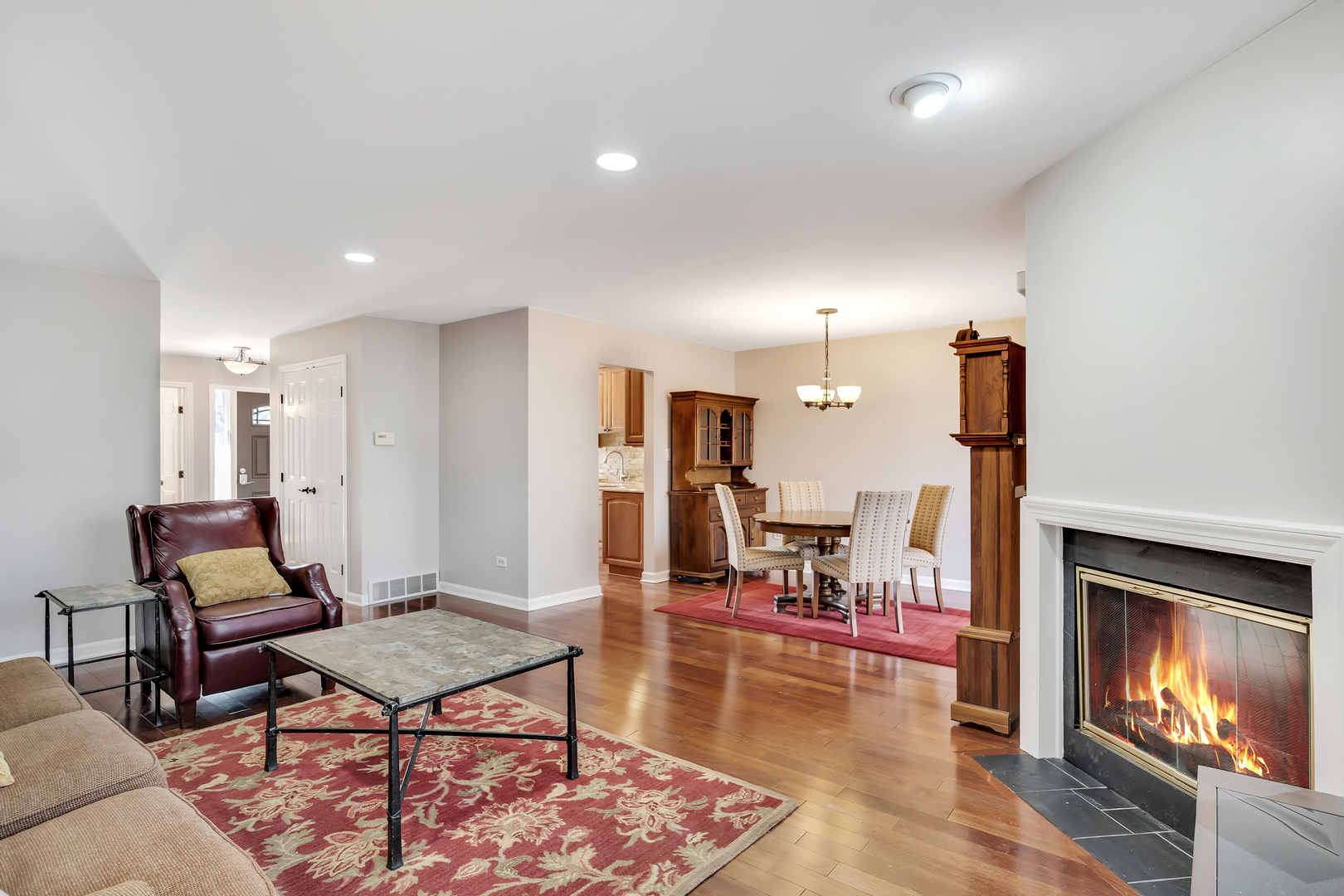 66 Hunt Trail, Lake Barrington, IL 60010