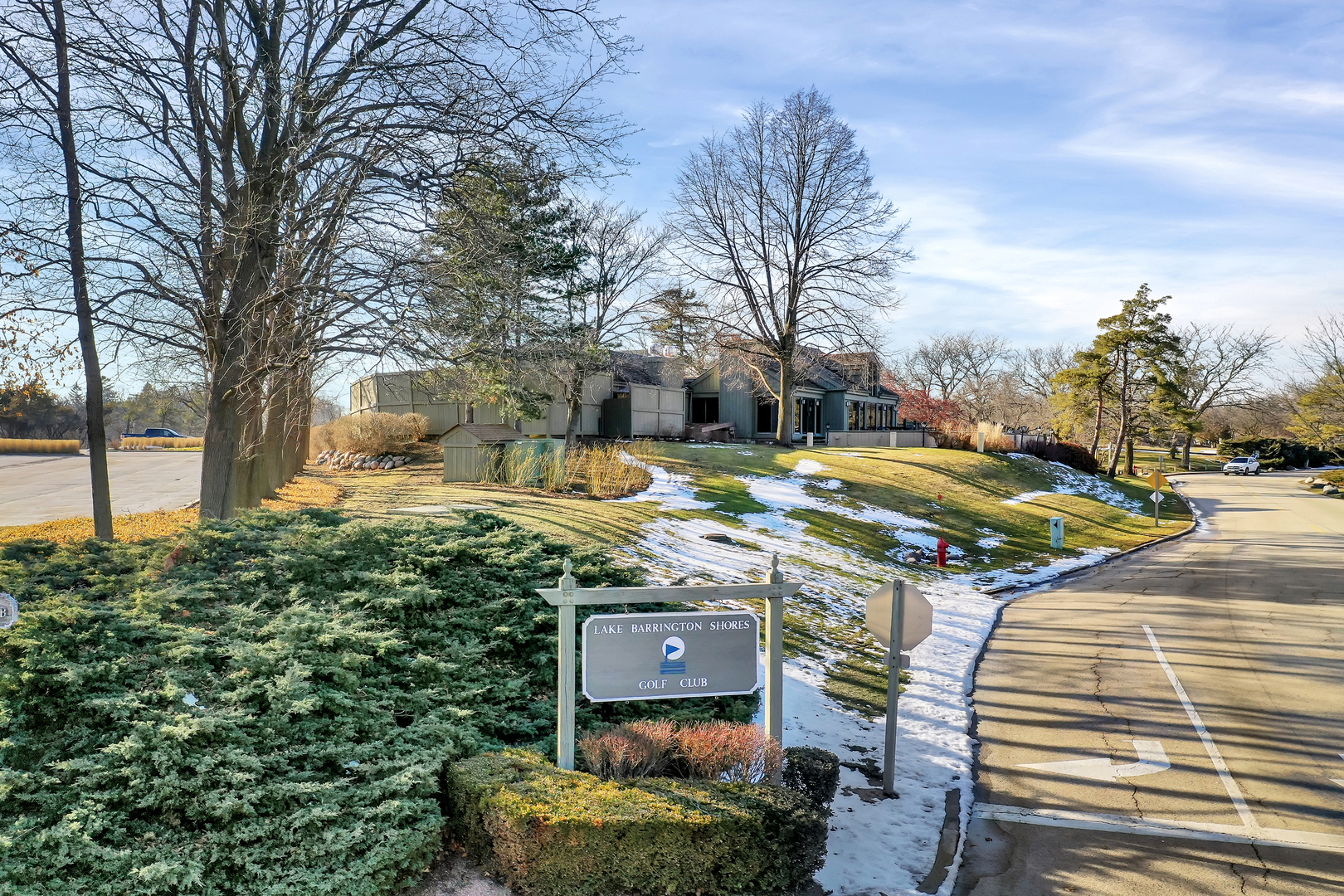 66 Hunt Trail, Lake Barrington, IL 60010