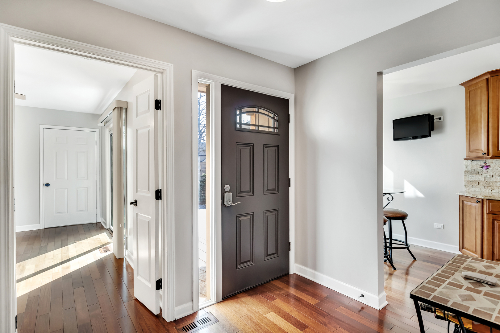 66 Hunt Trail, Lake Barrington, IL 60010