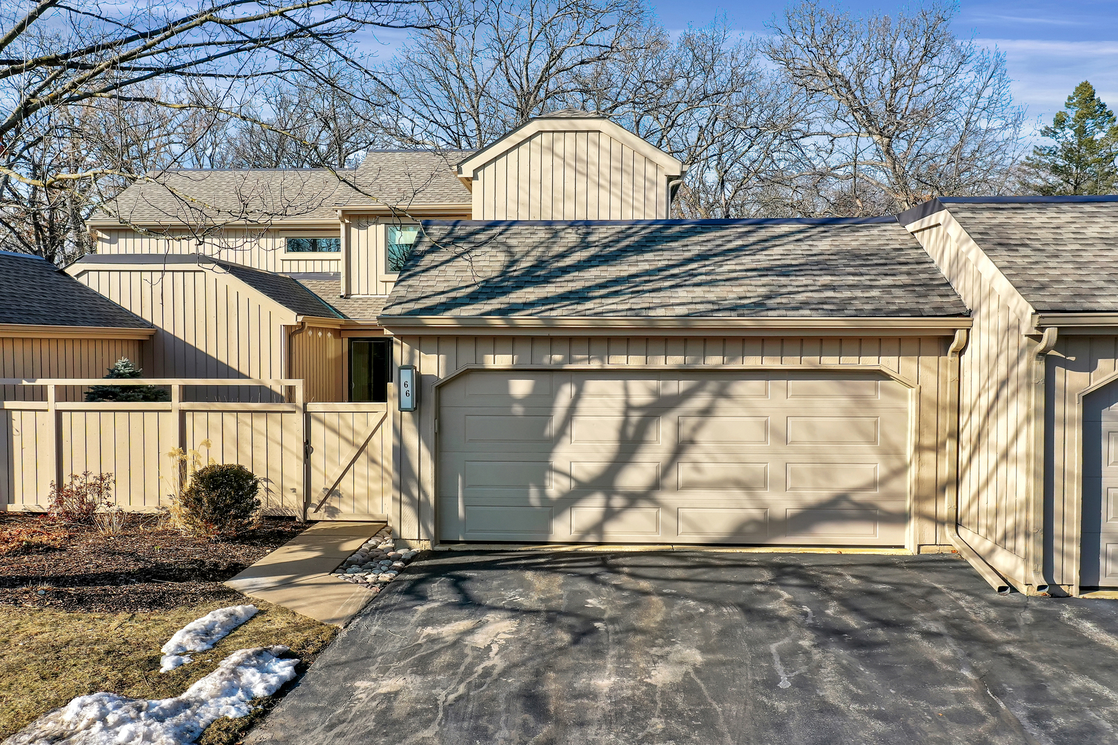 66 Hunt Trail, Lake Barrington, IL 60010