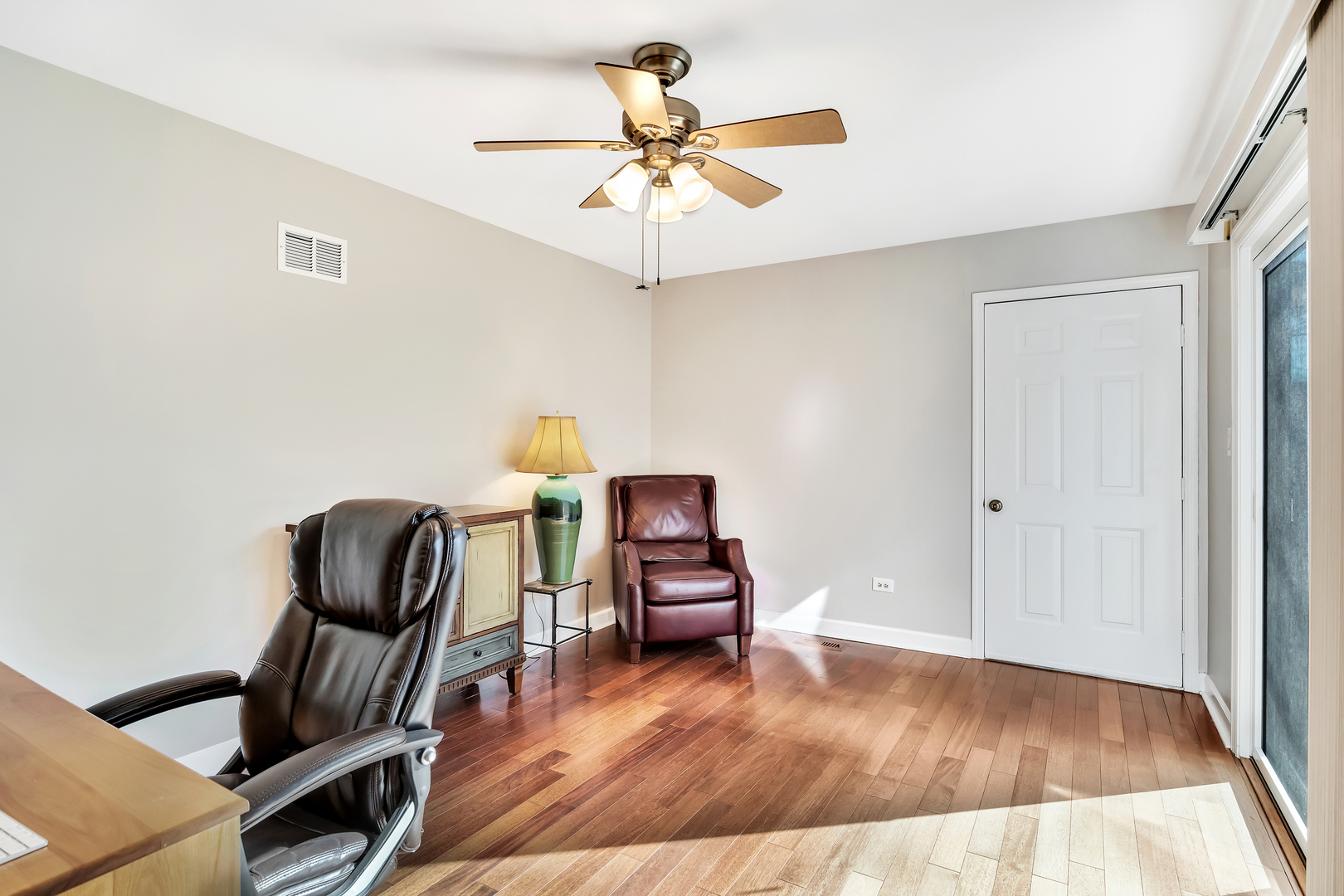 66 Hunt Trail, Lake Barrington, IL 60010