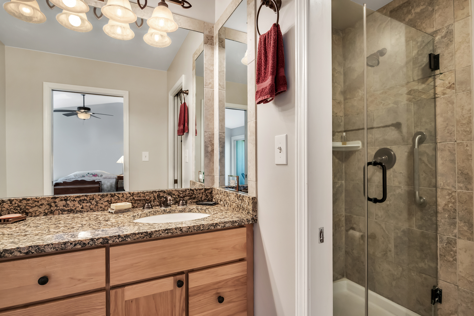 66 Hunt Trail, Lake Barrington, IL 60010