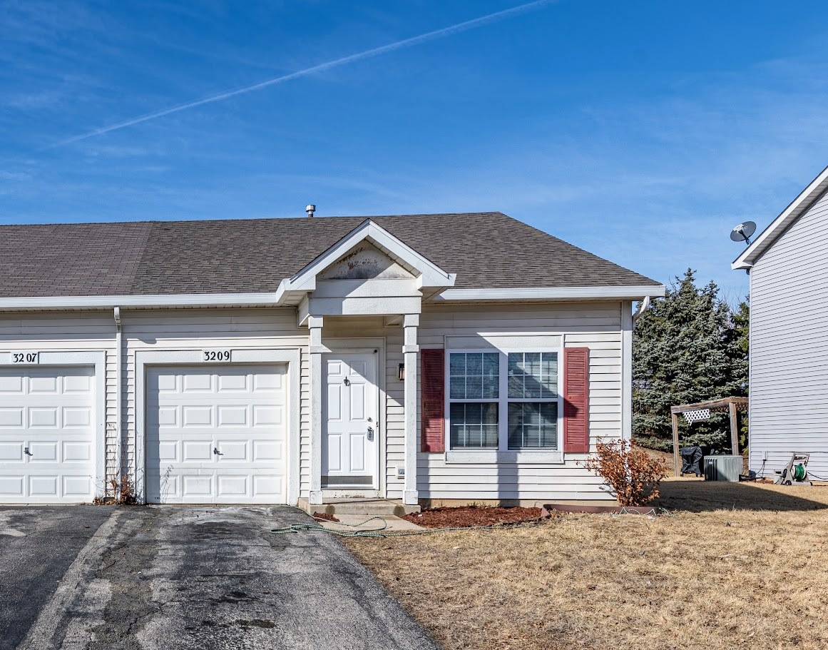 3209 Hoffman Street, Plano, IL 60545