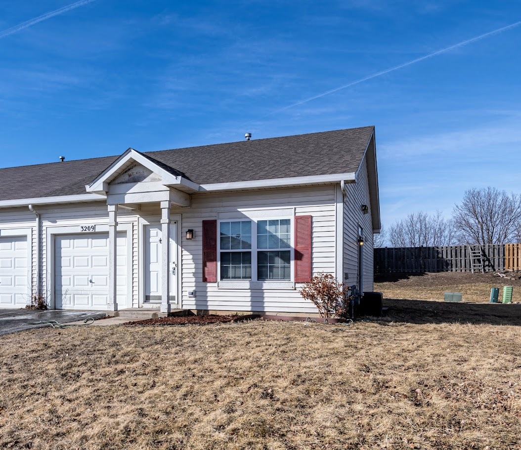 3209 Hoffman Street, Plano, IL 60545