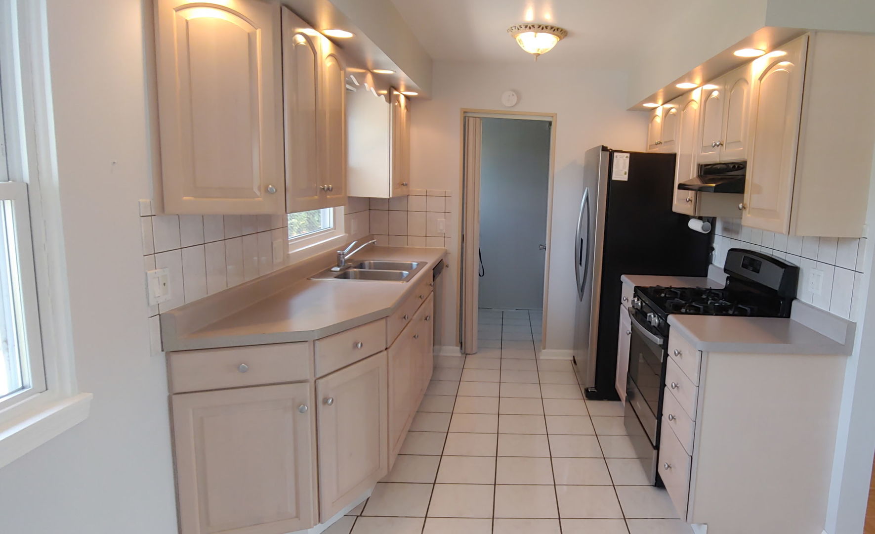 266 Trowbridge Road, Elk Grove Village, IL 60007