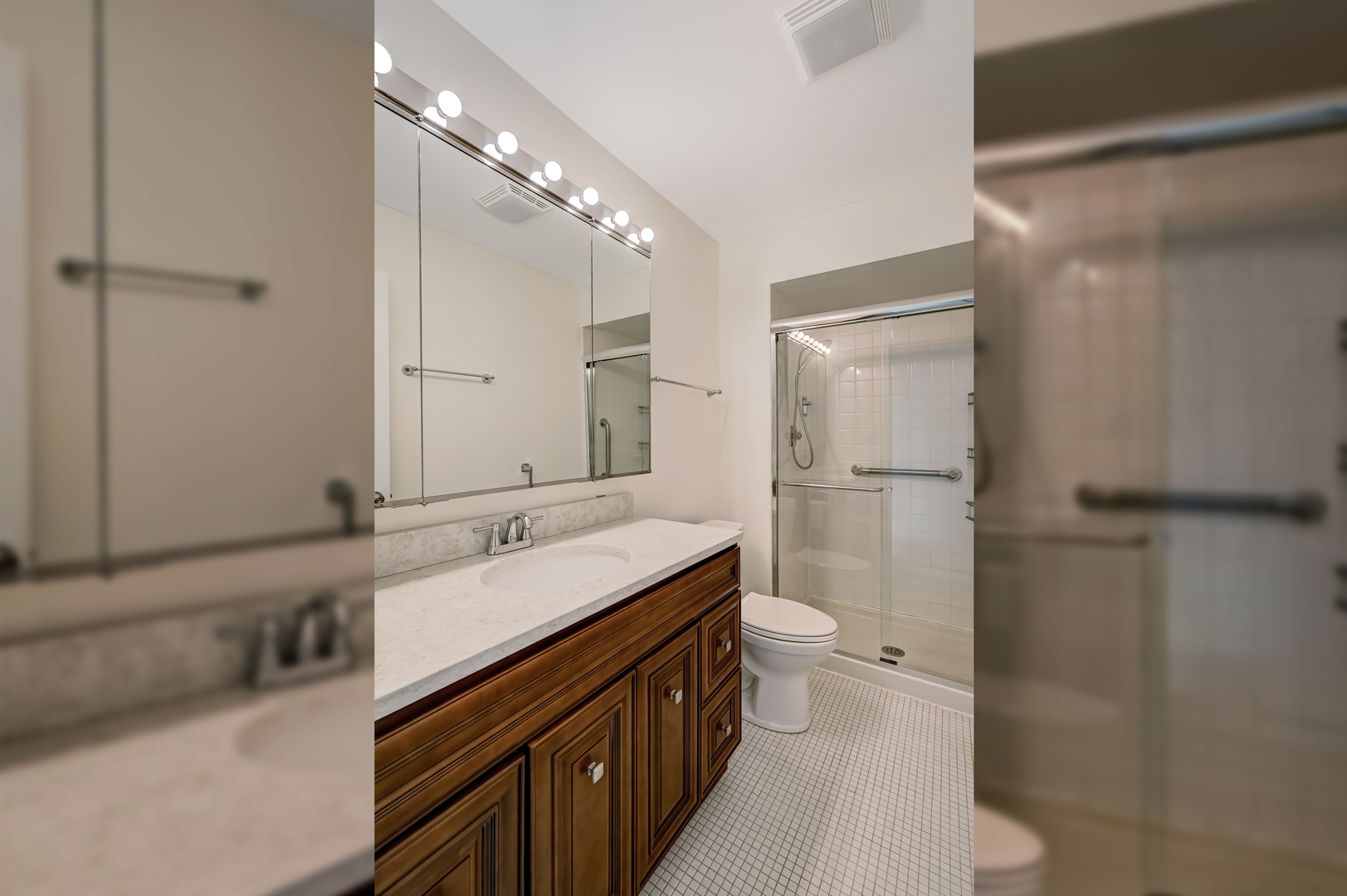 601 Lake Hinsdale Drive #112, Willowbrook, IL 60527