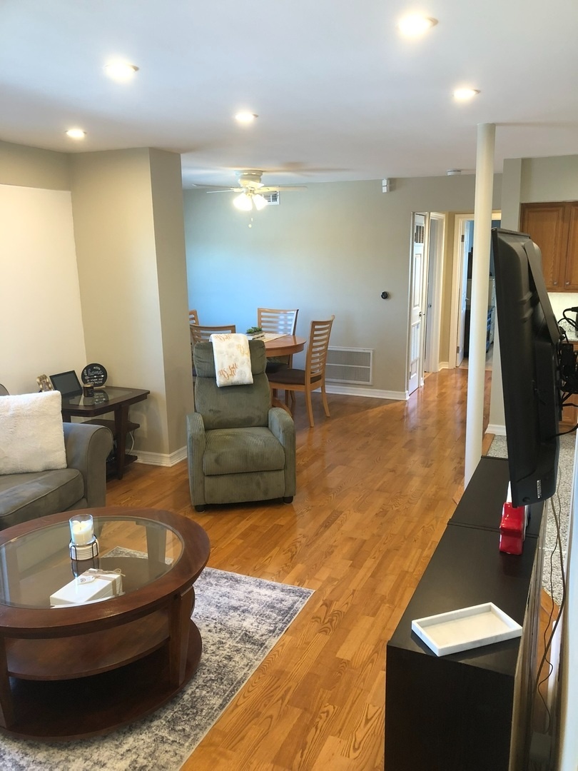 941 N Northwest Highway #3B, Park Ridge, IL 60068