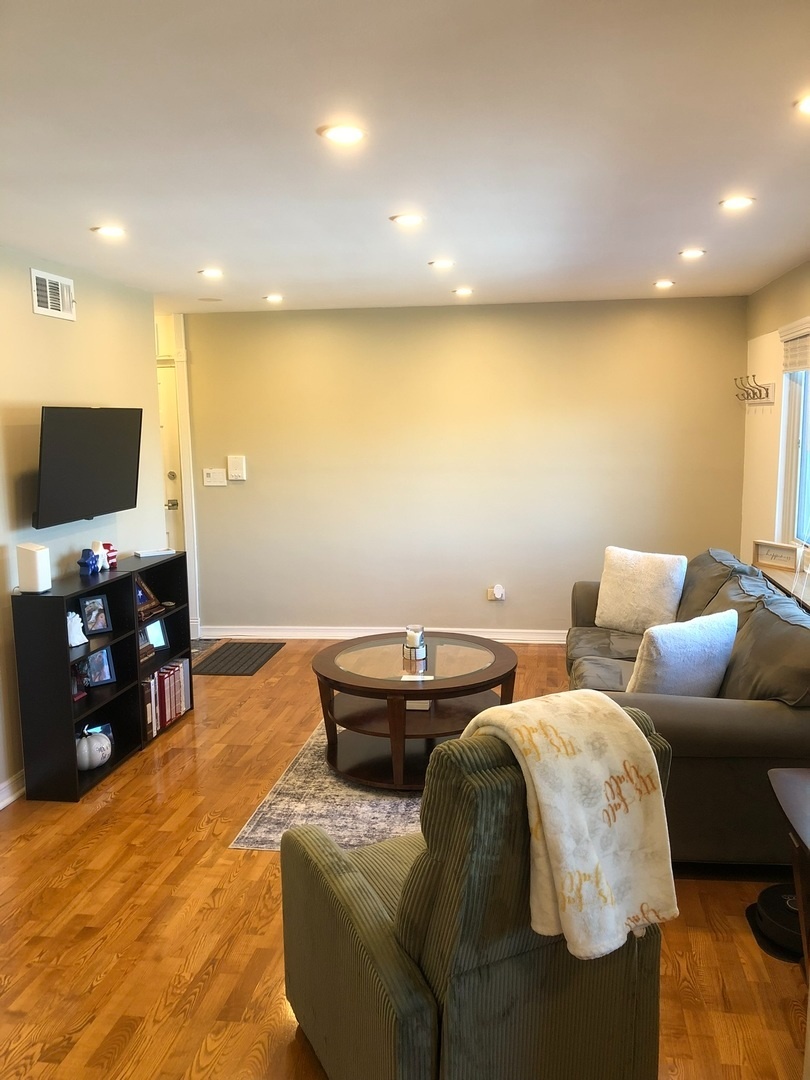 941 N Northwest Highway #3B, Park Ridge, IL 60068