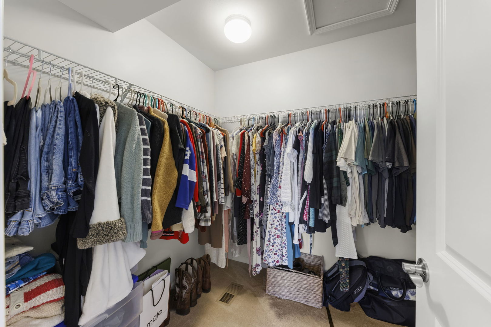 941 Coletta Circle, Naperville, IL 60563