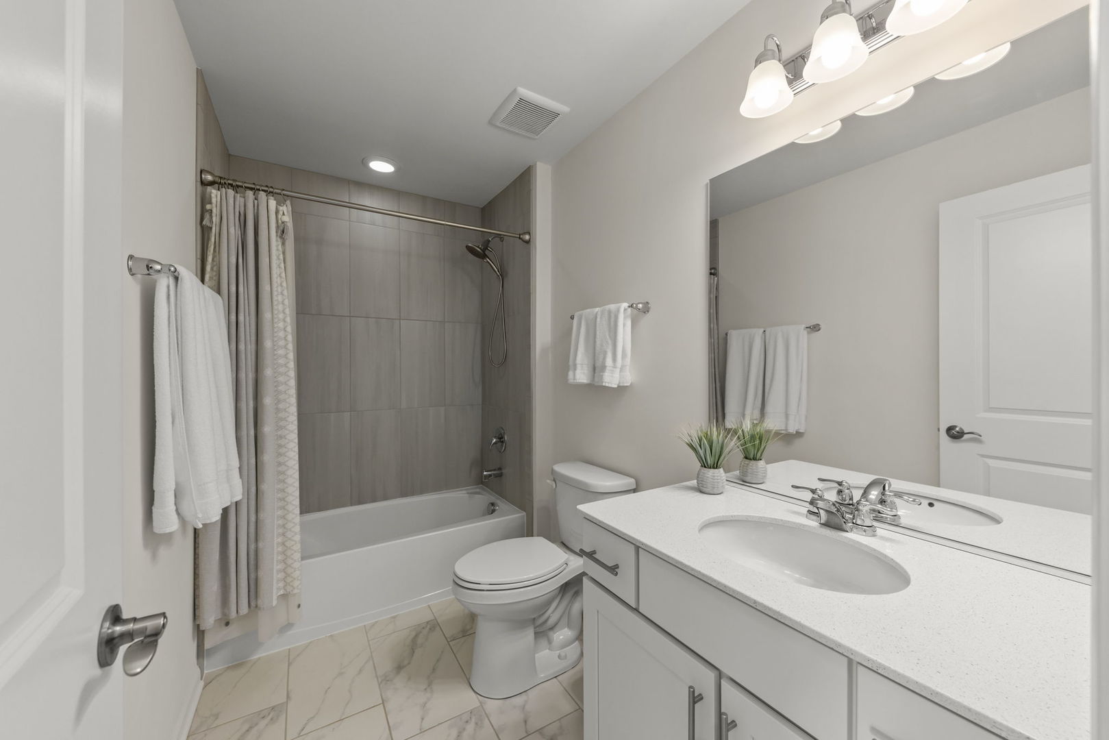 941 Coletta Circle, Naperville, IL 60563